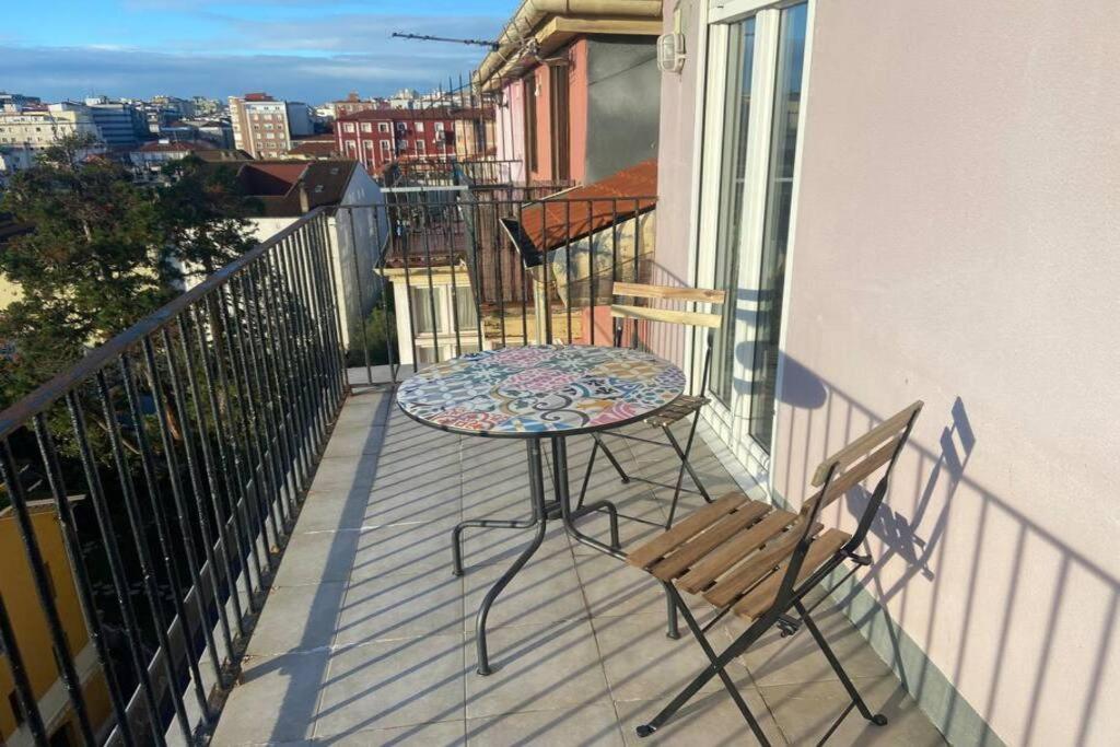 Apartamento Acogedor Loft Con Vistas A La Ciudad Santander Exterior foto